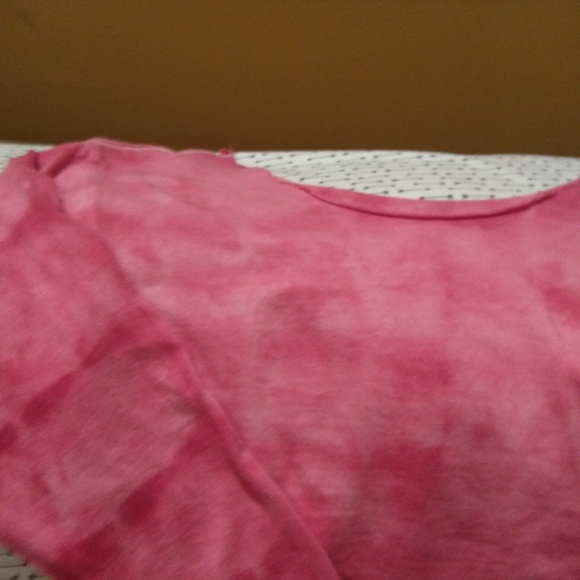 NWOT LONG SLEEVE TIE-DYED CROPPED T - Picture 3 of 4